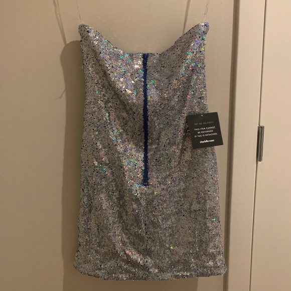 *NWT* Charlotte Russe Silver Sequins Strapless Minidress - Picture 2 of 3